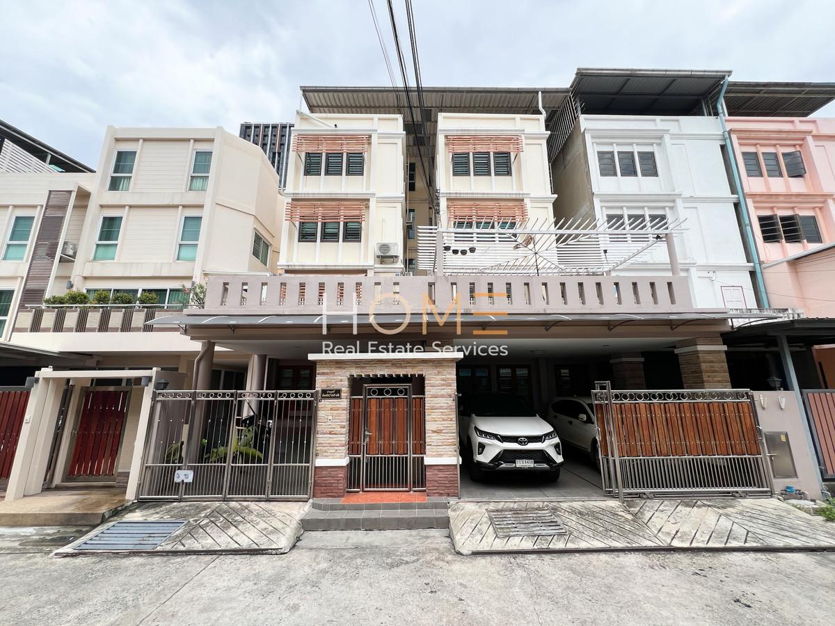 ทาวน์โฮม เรืองศิริ สุขุมวิท 62/1 / 5 ห้องนอน (ขาย), Ruangsiri Sukhumvit 62/1 / Townhome 5 Bedrooms (FOR SALE) GNG094