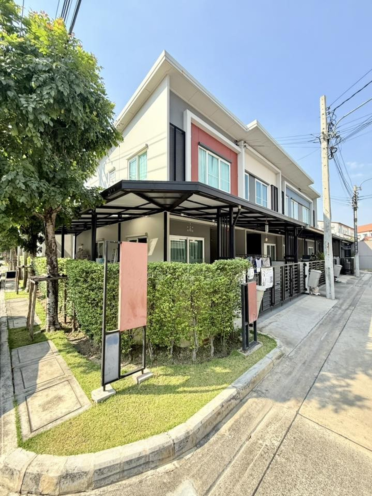 สิริ เพลส ราชพฤกษ์ - พระราม 5 / 3 ห้องนอน (ขาย), Siri Place Ratchaphruek - Rama 5 / 3 Bedrooms (FOR SALE) AOM111