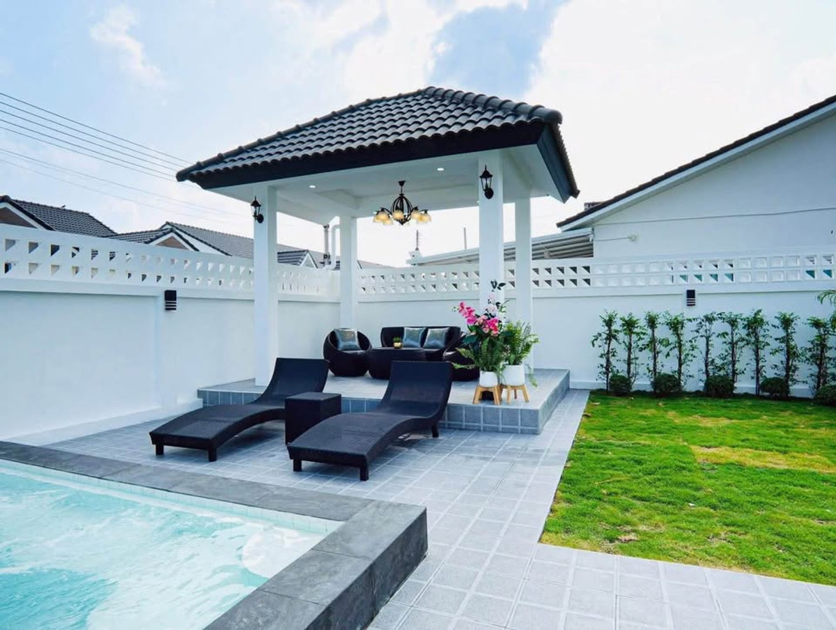 หมู่บ้านรัตนากรวิลเลจ 18 / 4 ห้องนอน (ขาย), Rattanakorn Village 18 / 4 Bedrooms (FOR SALE) BEWN166
