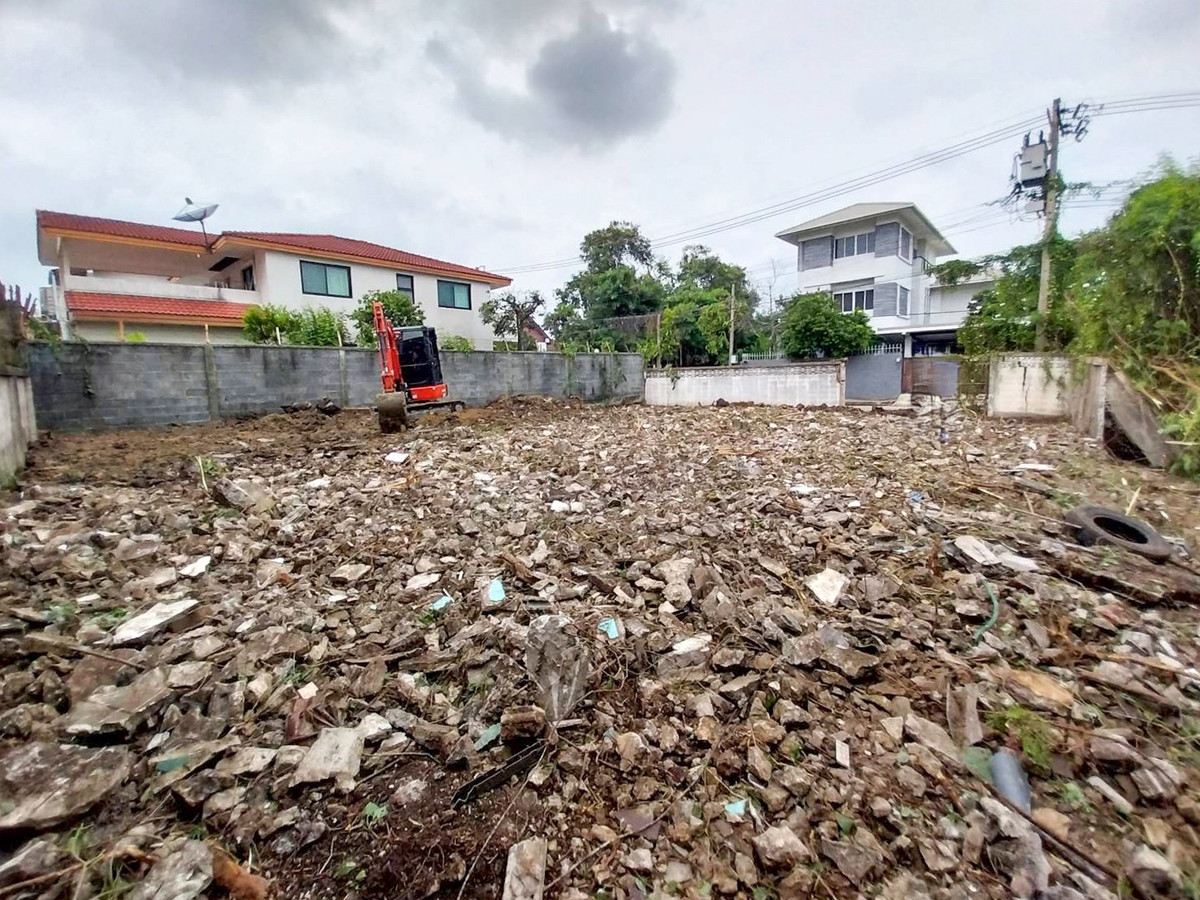 ที่ดิน 87 ตร.ว. เมืองทอง 4 ซอยปุณณวิถี 53 / (ขาย), Land 87 sq.w. Muang Thong 4 Soi Punnawithi 53 / (FOR SALE) GNG107