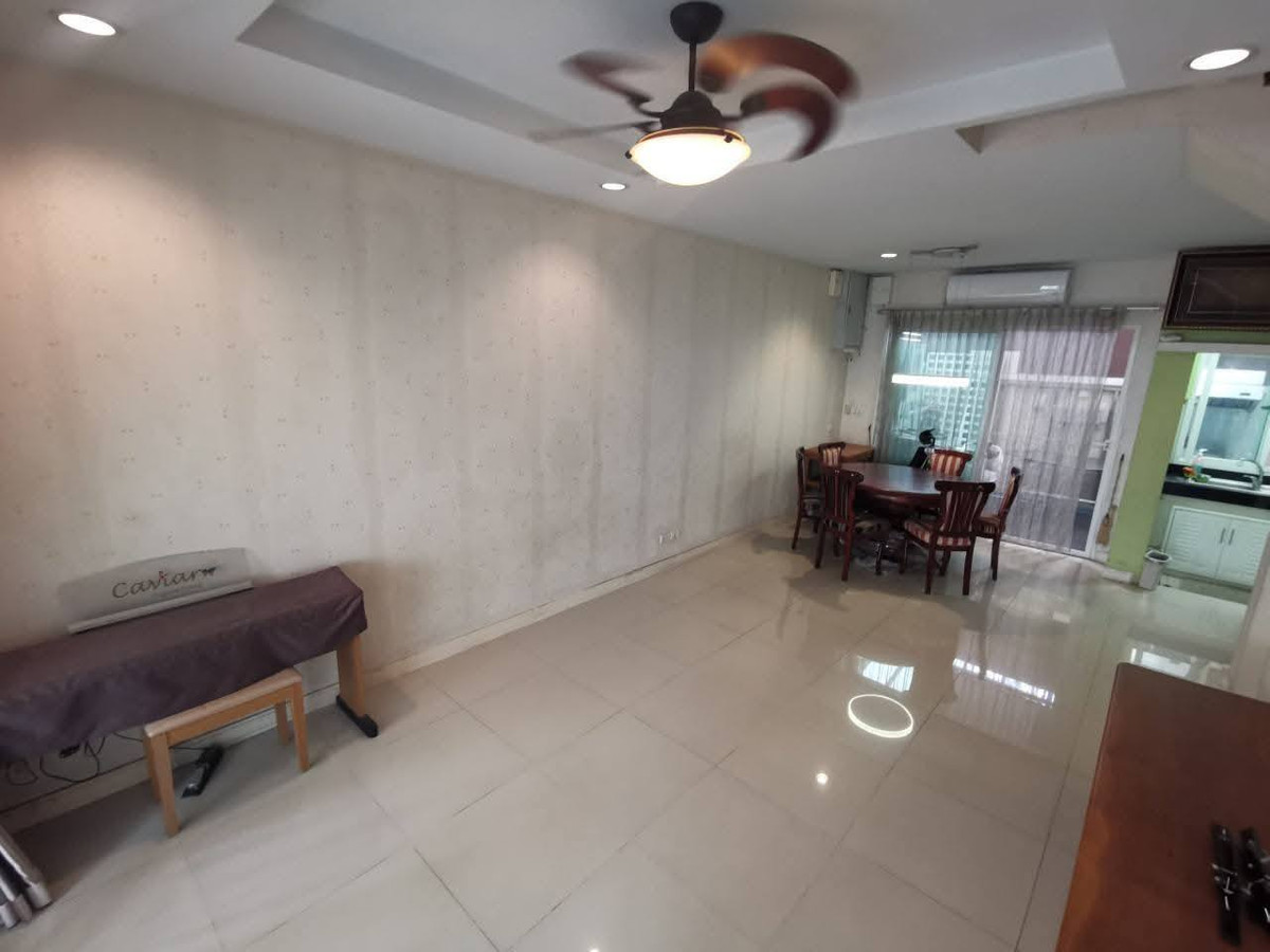 บ้านกลางกรุง พระราม 3 / 3 ห้องนอน (ขายพร้อมผู้เช่า), Baan Klang Krung Rama 3 / 3 Bedrooms (SALE WITH TENANT) DML001