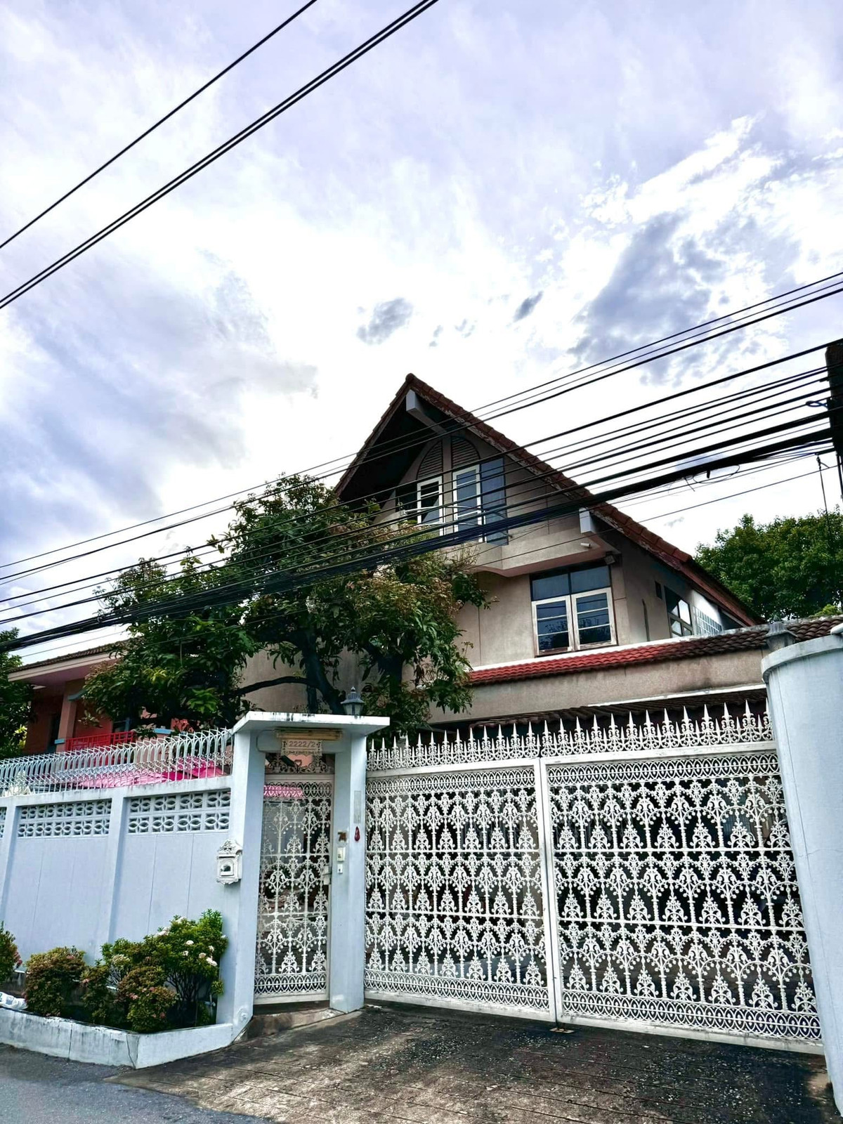 บ้านเดี่ยว 3 ชั้น ซอยนราธิวาสราชนครินทร์ 18 / 4 ห้องนอน (ขาย), House Soi Naradhiwas Rajanagarindra 18 / 4 Bedrooms (FOR SALE) DML038