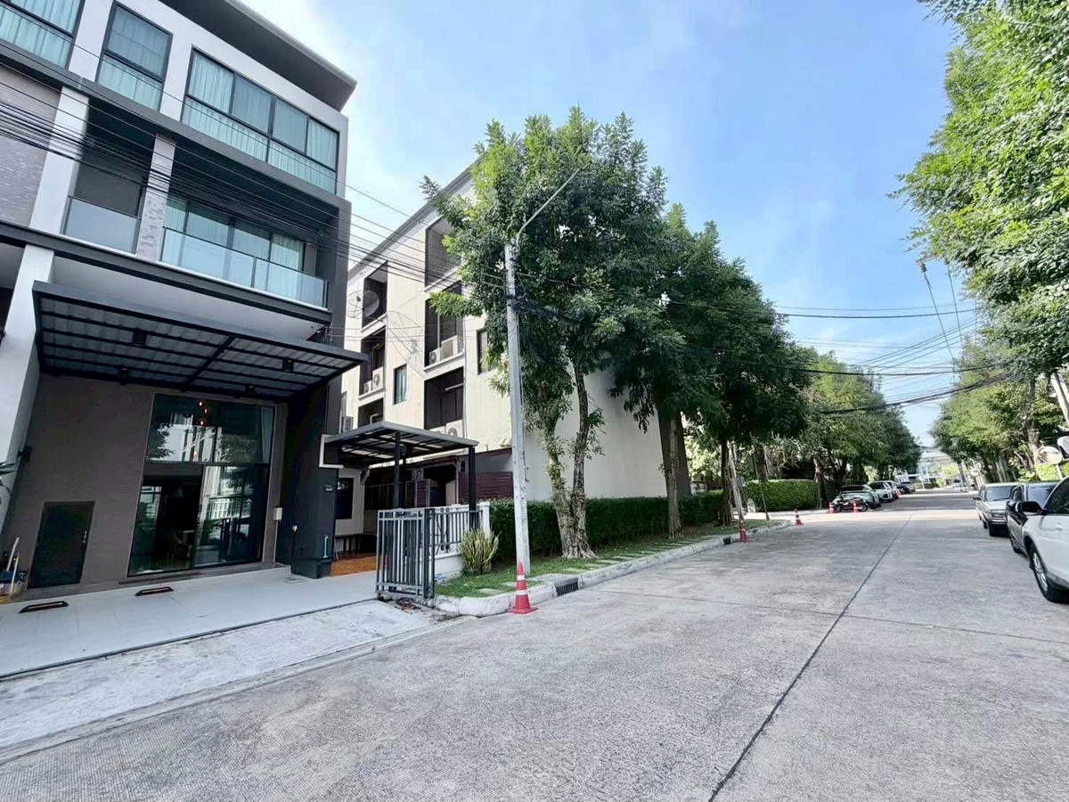 บ้านกลางเมือง วิภาวดี 64 / 4 ห้องนอน (ขาย), Baan Klang Muang Vibhavadi 64 / 4 Bedrooms (FOR SALE) BNS124