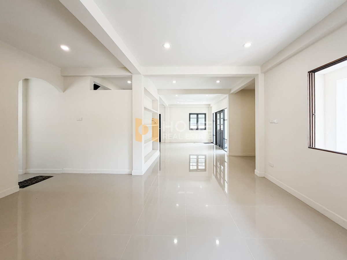 บ้านรีโนเวทใหม่กริ๊บ พื้นที่รอบบ้านเยอะมาก!!  ภาณุ การ์เด้น สวนผัก 58 / 3 ห้องนอน (ขาย), Phanu Garden Suanpak 58 / Detached House 3 Bedrooms (FOR SALE) BALL320