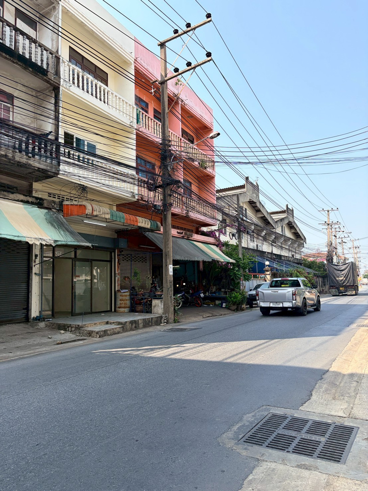ตึกแถว 3.5 ชั้น สุขสวัสดิ์ 78 / 3 ห้องนอน (ขาย), Commercial Building Suksawat 78 / 3 Bedrooms (FOR SALE) DML025