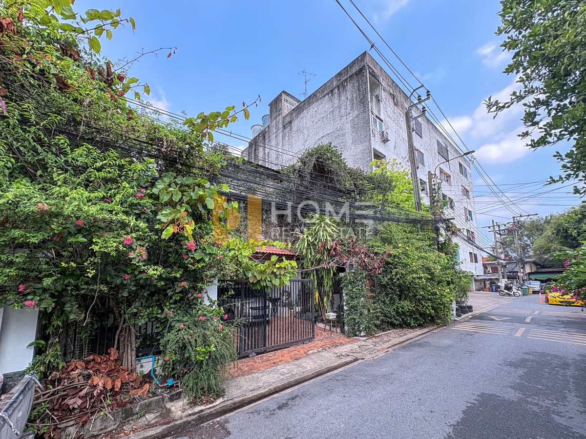 บ้านเดี่ยวลาดพร้าว42 / 4 ห้องนอน (ขาย), Single House Lat Phrao 42 / 4 Bedrooms (FOR SALE) TPM402