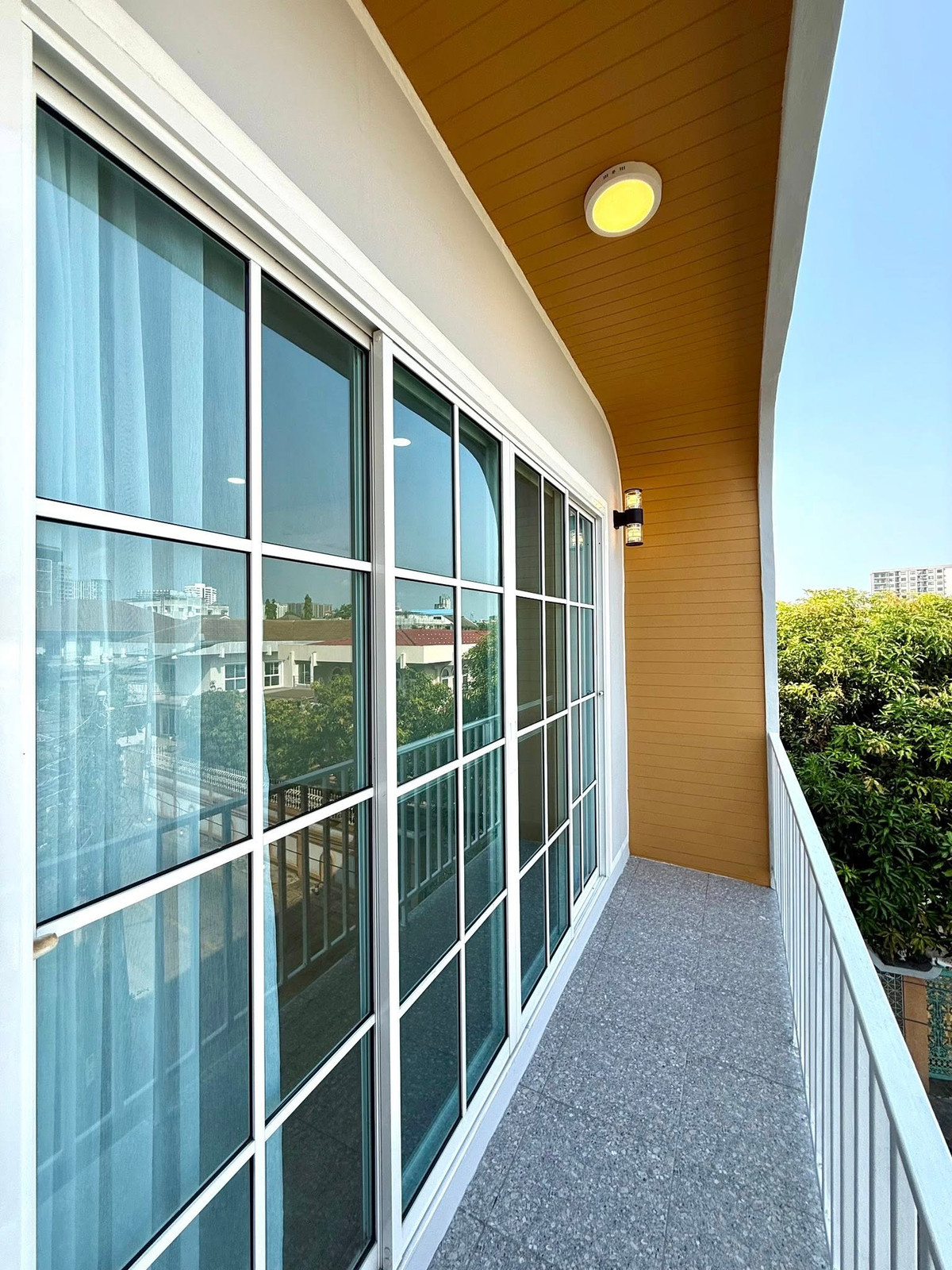 ทาวน์โฮม 3 ชั้น ซอย จรัญ 46 / 3 ห้องนอน (ขาย), Townhome 3-Storey Charan 46 / 3 Bedrooms (FOR SALE) BALL347