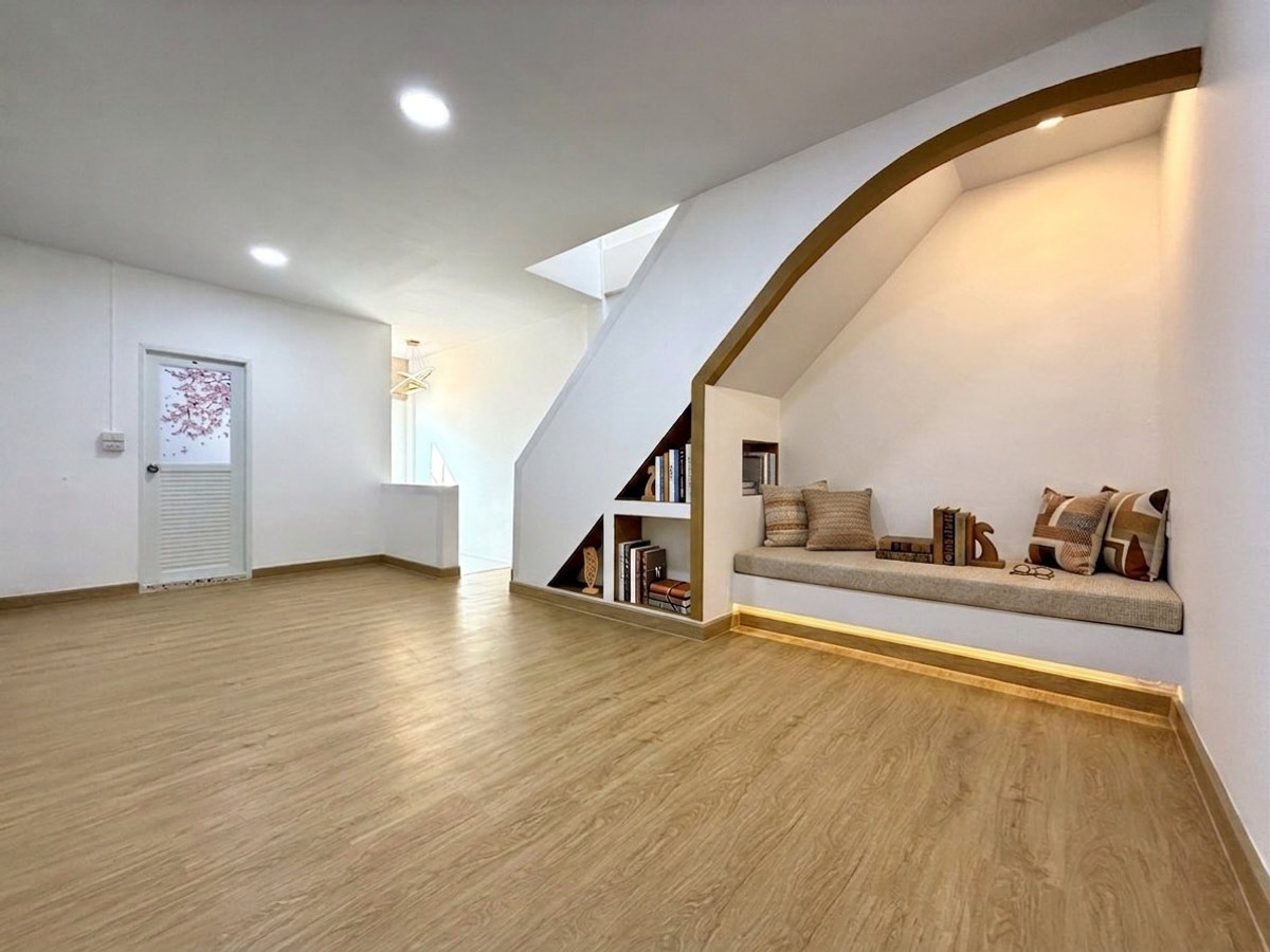 ทาวน์โฮม 3 ชั้น ซอย จรัญ 46 / 3 ห้องนอน (ขาย), Townhome 3-Storey Charan 46 / 3 Bedrooms (FOR SALE) BALL347
