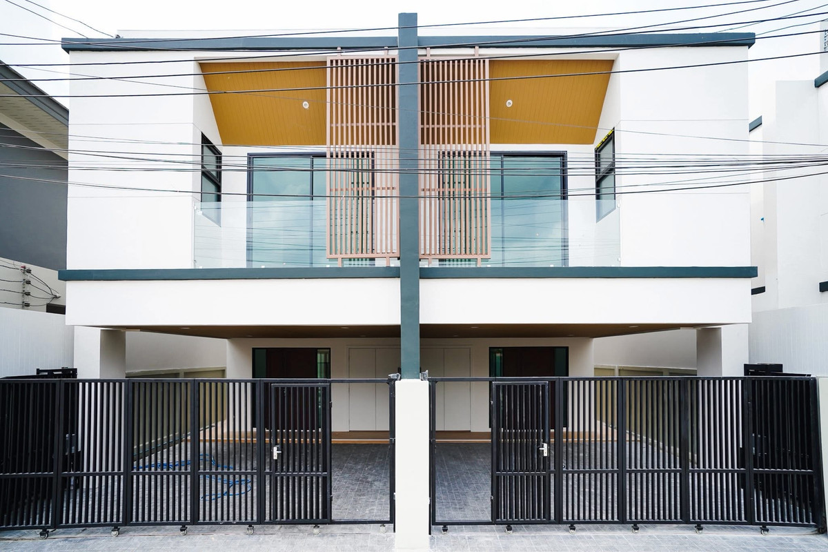 บ้านแฝด ชิชา อุดมสุข - ศรีนครินทร์ / 3 ห้องนอน (ขาย), CHICHA Udomsuk - Srinakarin / Semi-Detached House 3 Bedrooms (FOR SALE) GNG127