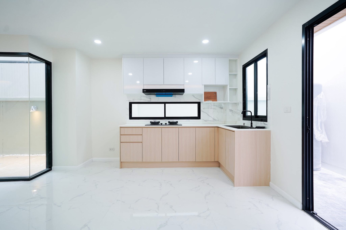 บ้านแฝด ชิชา อุดมสุข - ศรีนครินทร์ / 3 ห้องนอน (ขาย), CHICHA Udomsuk - Srinakarin / Semi-Detached House 3 Bedrooms (FOR SALE) GNG127