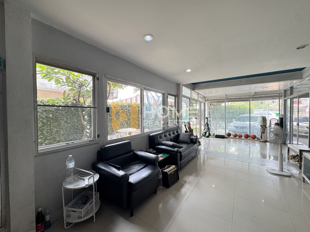 หมู่บ้านเมืองทอง 2/1 ซอยพัฒนาการ 74 / 4 ห้องนอน (ขาย), Muang Thong 2/1 Village Phatthanakan 74 / 4 Bedrooms (FOR SALE) FON321