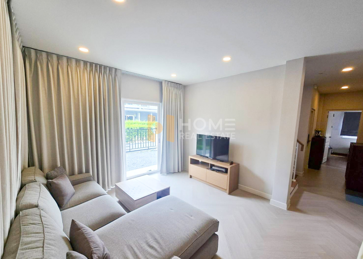 เซนโทร พหลฯ - วิภาวดี 2 / 4 ห้องนอน (ขาย), Centro Phahol - Vibhavadi 2 / 4 Bedrooms  (FOR SALE) BNS062