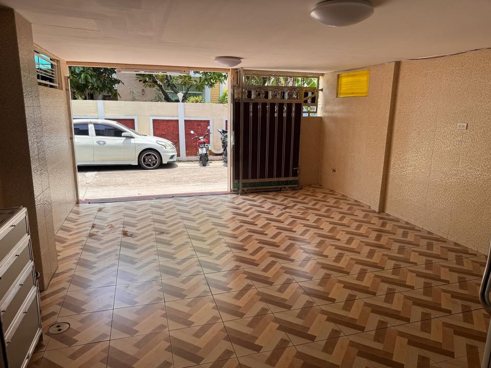ทาวน์โฮม 2 ชั้น ติด MRT ท่าพระ / 4 ห้องนอน (ขาย), 2-Storey Townhome Near MRT Tha Phra / 4 Bedrooms (FOR SALE) BALL370