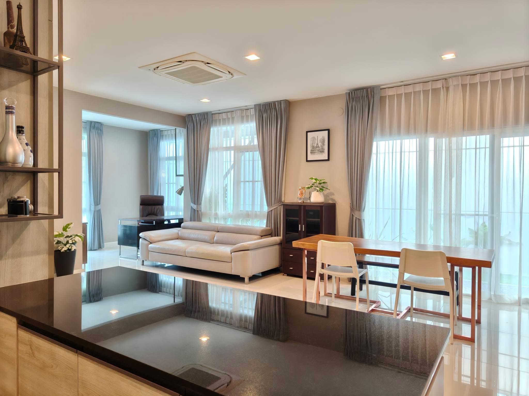 บ้านเดี่ยว มัณฑนา 2 บางนา กม.7 / 4 ห้องนอน (ขายพร้อมผู้เช่า), Mantana 2 Bangna KM.7 / 4 Bedrooms (SALE WITH TENANT) POON235