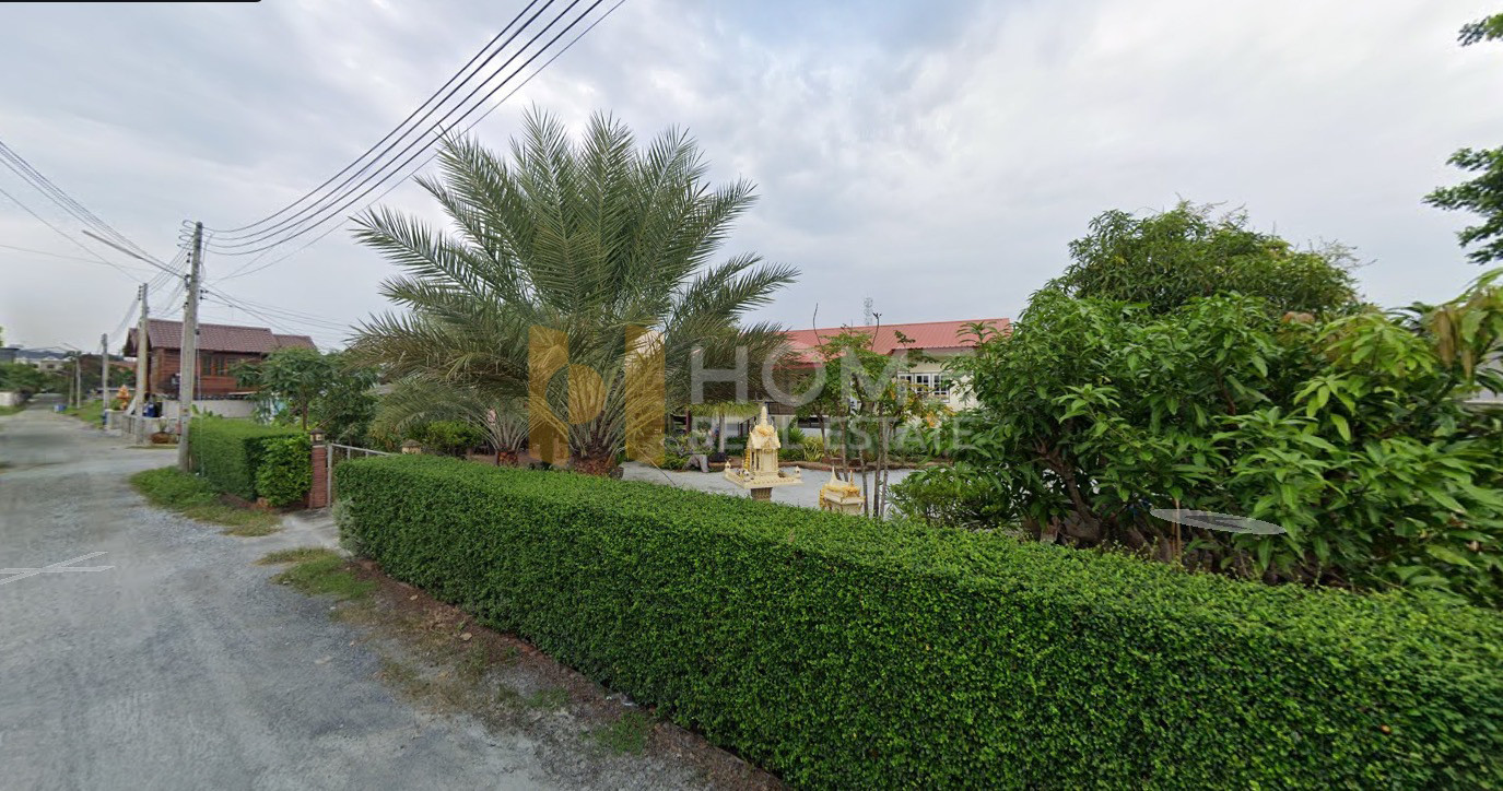 บ้านเดี่ยวติดทะเล อ่างศิลา / 5 ห้องนอน (ขาย), House Near The Sea Ang Sila / 5 Bedrooms (FOR SALE) YEAN005