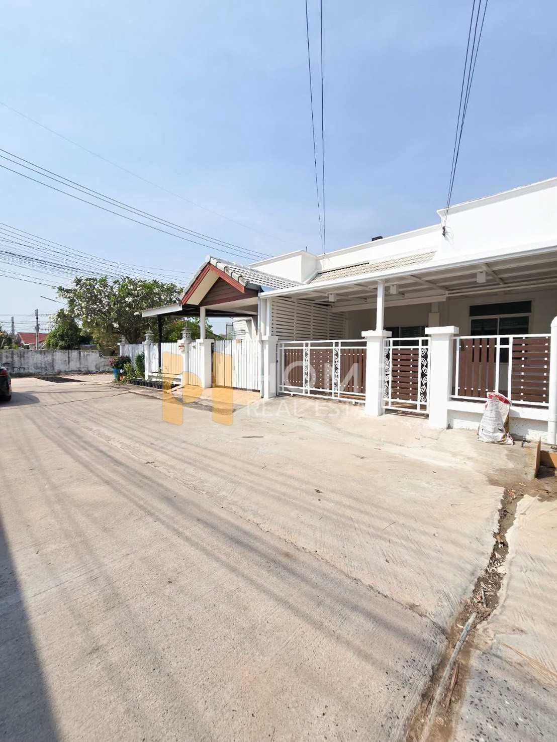 🏡 ทาวน์เฮ้าส์รีโนเวทใหม่ พัทยา ใกล้สุขุมวิท 🔥 เฟอร์ครบ พร้อมอยู่ ปล่อยเช่าง่าย หมู่บ้านเอกธารา ซอยเขาตาโล / 2 ห้องนอน (ขาย), Ekthan Village Khao Talo / 2 Bedrooms (FOR SALE) BEWN125
