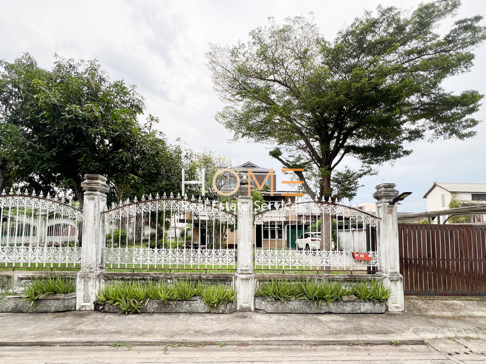 ที่ดินและสิ่งปลูกสร้าง สุขุมวิท 97/1 (ขาย), House & Land Sukhumvit 97/1 (FOR SALE) GNG138