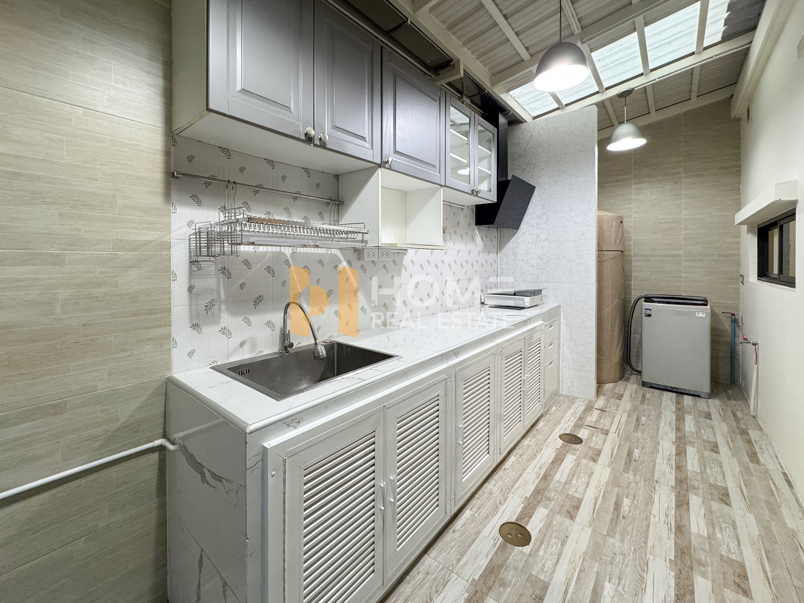 ทาวน์โฮม พาทิโอ พัฒนาการ 32 / 3 ห้องนอน (ขายพร้อมผู้เช่า), Patio Phatthanakan 32 / Townhome 3 Bedrooms (SALE WITH TENANT) FON291