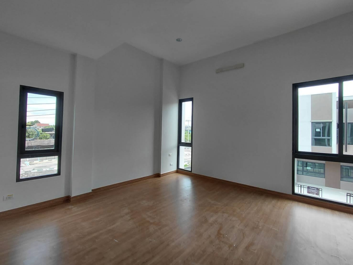 บ้านกลางเมือง ดิ อิดิชั่น ปิ่นเกล้า - บรมฯ 2 / 4 ห้องนอน (ขาย), Baanklangmueng The Edition Pinklao - Borom 2 / 4 Bedrooms (FOR SALE) BALL380