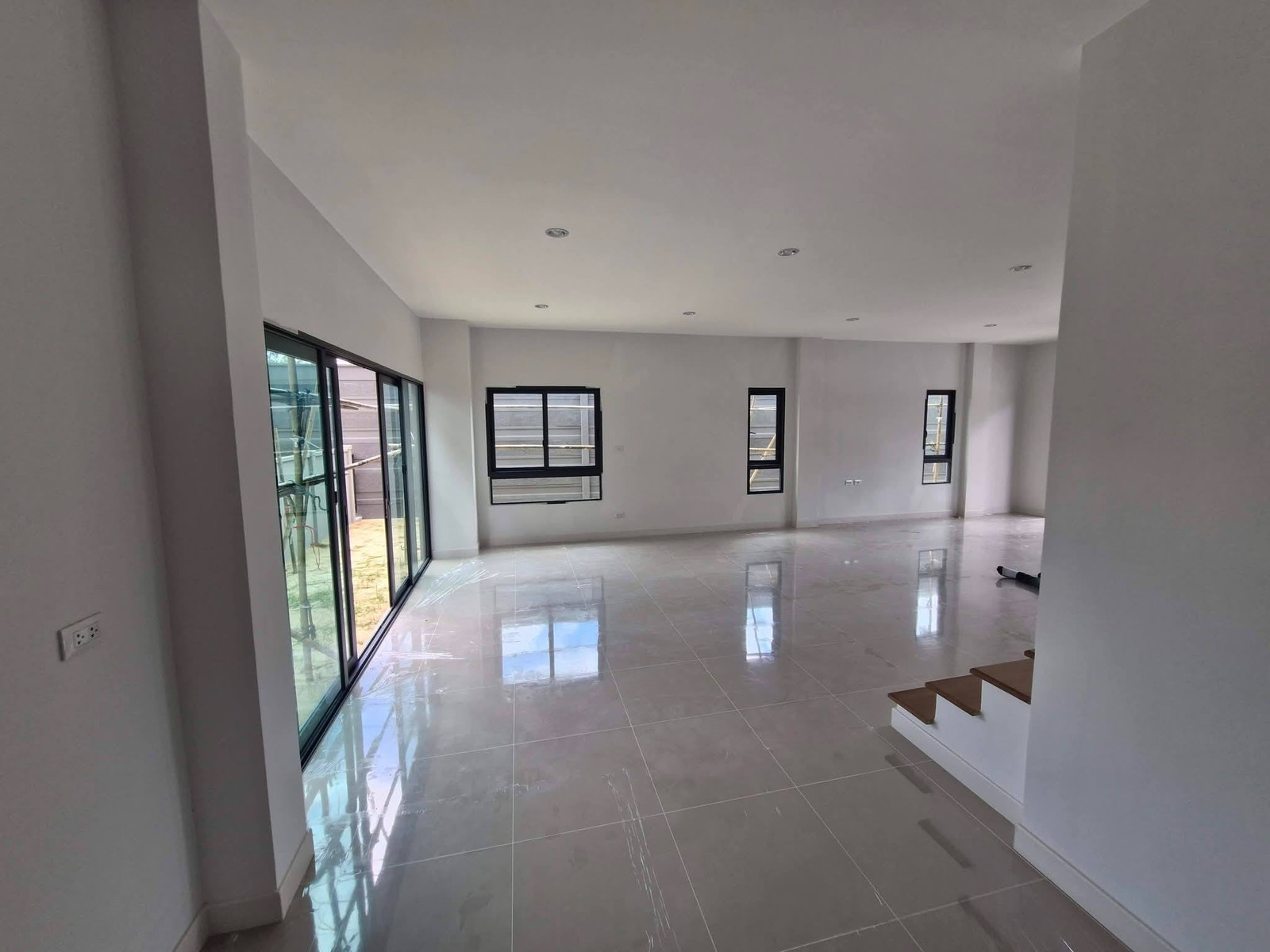 บ้านกลางเมือง ดิ อิดิชั่น ปิ่นเกล้า - บรมฯ 2 / 4 ห้องนอน (ขาย), Baanklangmueng The Edition Pinklao - Borom 2 / 4 Bedrooms (FOR SALE) BALL380