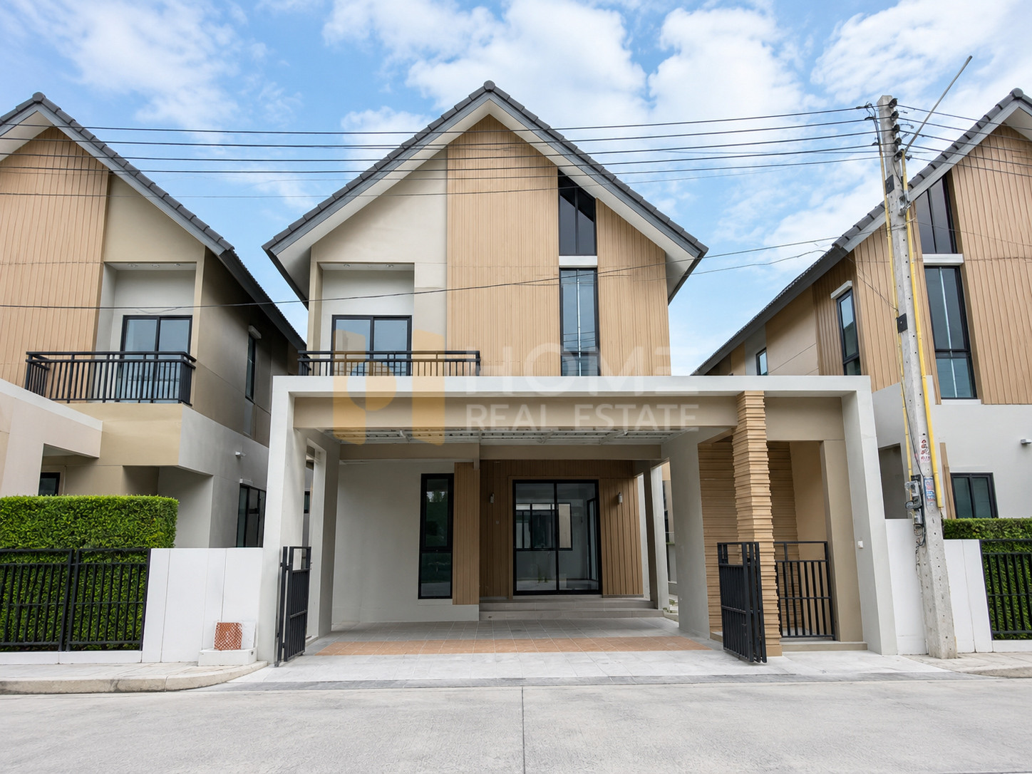 โกลเด้น พรีเว่ บางแสน - หนองมน / 3 ห้องนอน (ขายพร้อมผู้เช่า), Golden Prive Bangsaen - Nongmon / 3 Bedrooms (SALE WITH TENANT) YEAN018