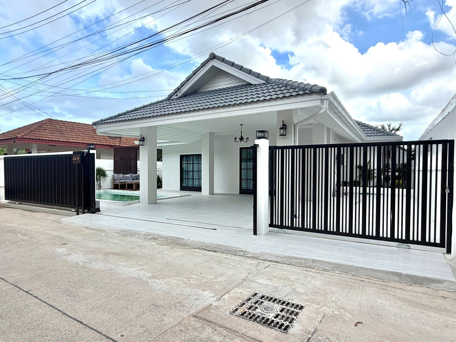 บ้านเดี่ยว Pool Villa 90 ตร.วา. มาบสอง-ค่ายมวย 17/1 / 4 ห้องนอน (ขาย), Pool Villa, 90 sq.wa. Mab Song - Khai Muay 17/1 / 4 Bedrooms (FOR SALE) BEWN216