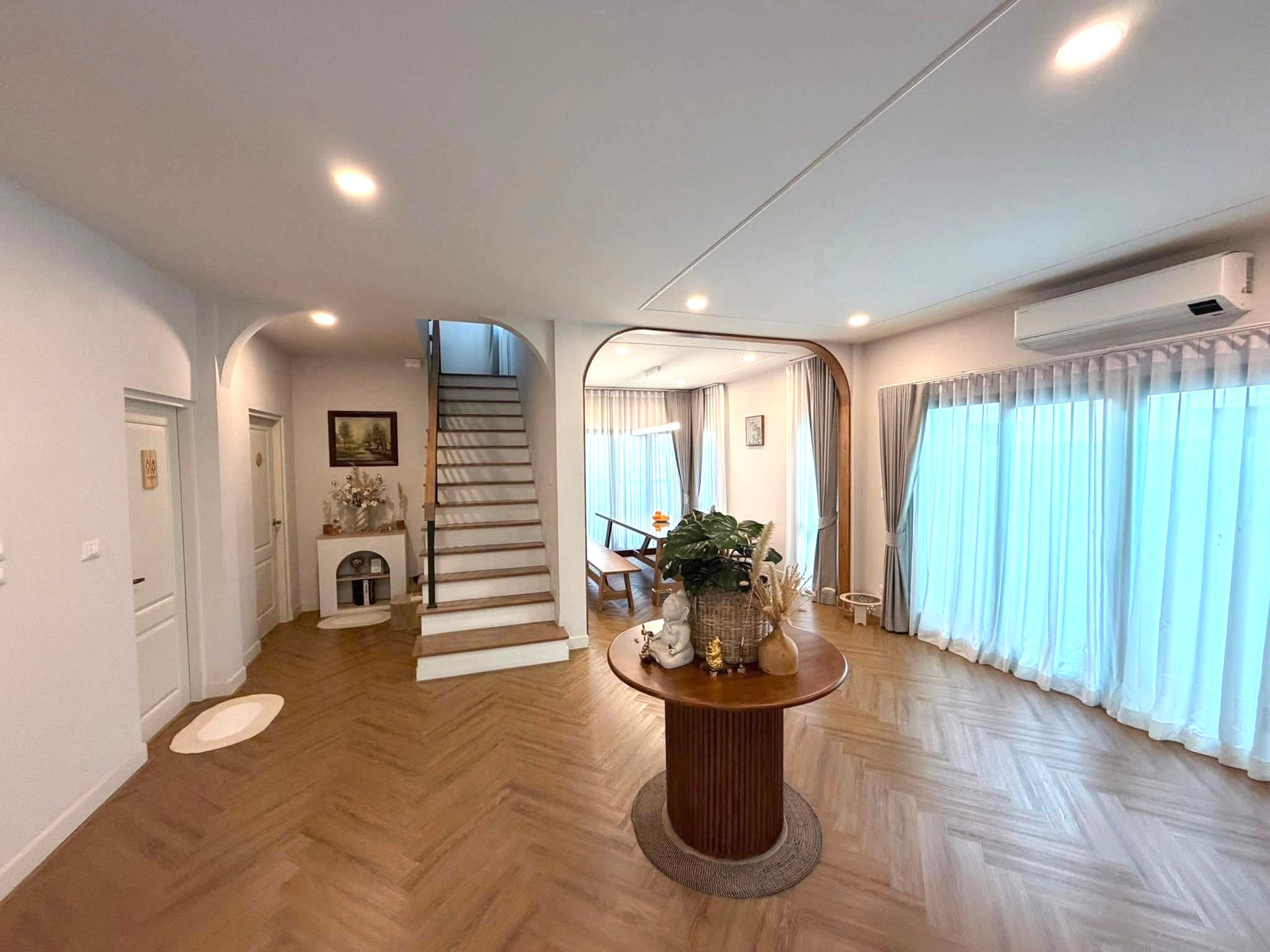 เซนโทร พหลฯ - วิภาวดี 2 / 4 ห้องนอน (ขาย), Centro Phahol - Vibhavadi 2 / 4 Bedrooms (FOR SALE) BNS159