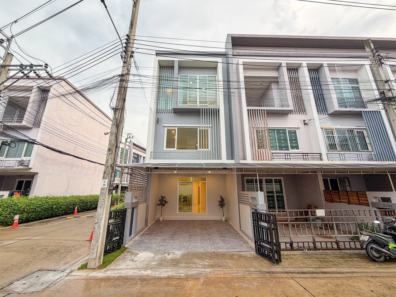 ดิ เอ็กซ์คลูซีฟ แคราย - งามวงศ์วาน / 3 ห้องนอน (ขาย), The Exclusive Khae Rai - Ngamwongwan / 3 Bedrooms (FOR SALE) AOM145