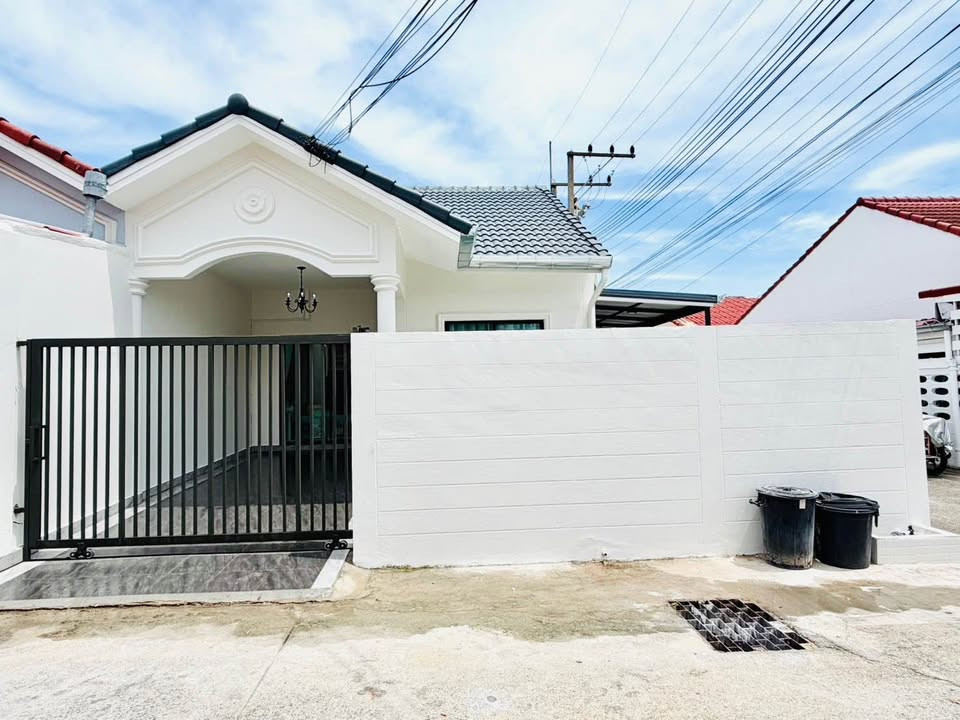 หมู่บ้านโชคชัยวิลเลจ 4 / 2 ห้องนอน (ขาย), Chokchai Village 4 / 2 Bedrooms (FOR SALE) BEWN229