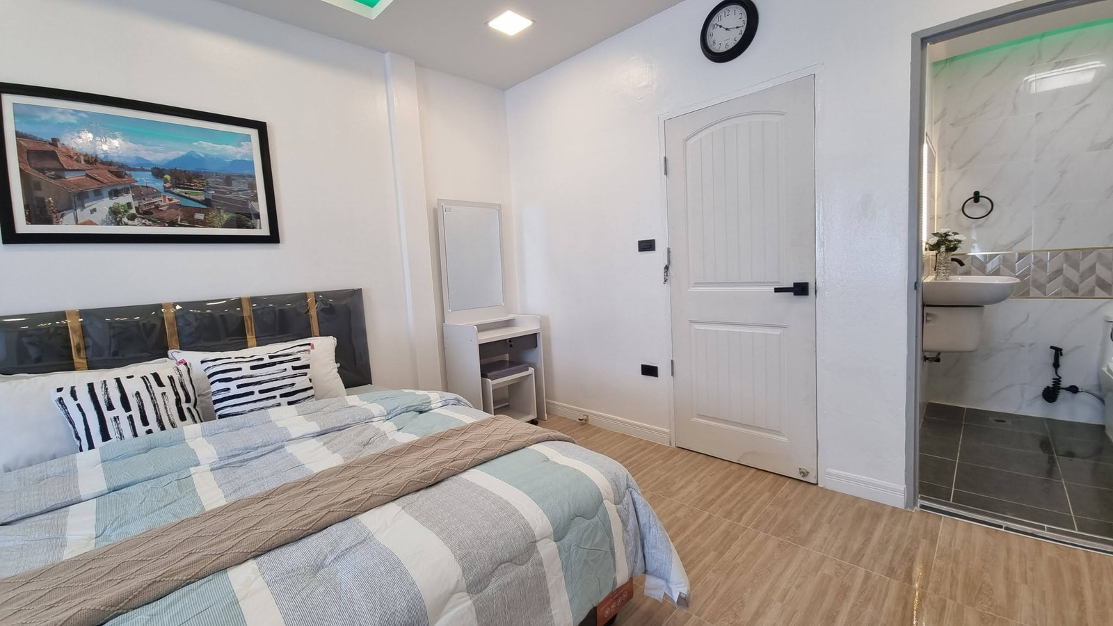 พัทยา วิลเลจ / 2 ห้องนอน (ขาย), Pattaya Village / 2 Bedrooms (FOR SALE) BEWN233
