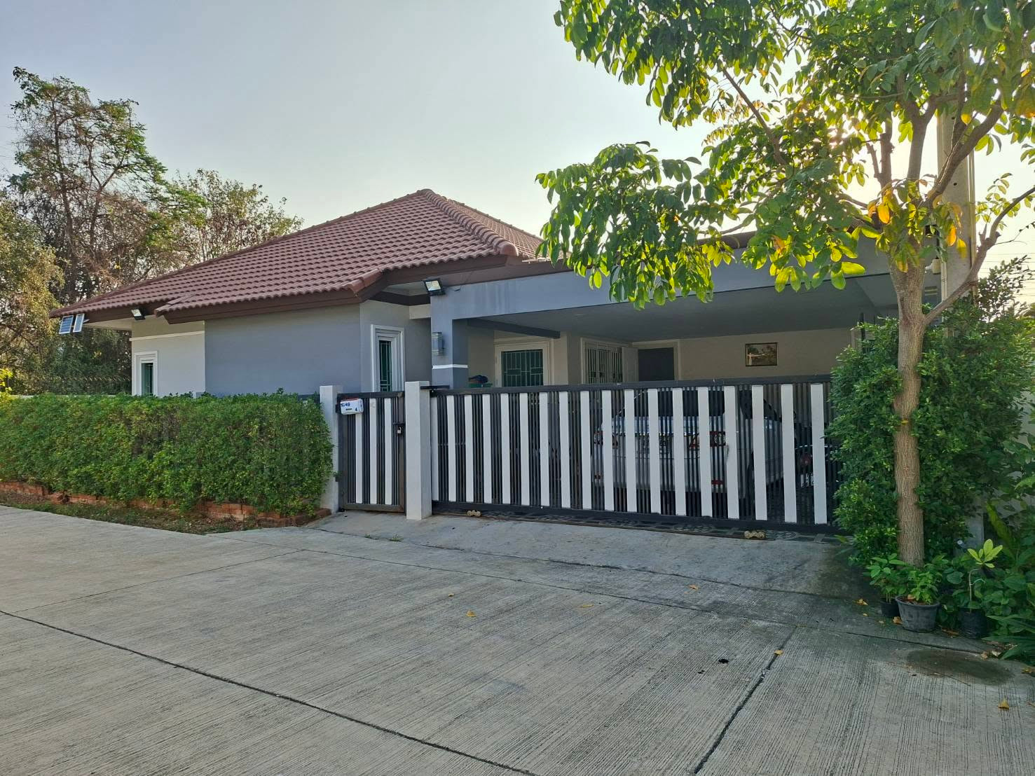บ้านเดี่ยว 50 ตร.วา ขอบอ่างมาบประชัน 3/2 / 3 ห้องนอน (ขาย), Single House 50 Sq.Wah Mabprachan Reservoir 3/2 / 3 Bedrooms (FOR SALE) BEWN237