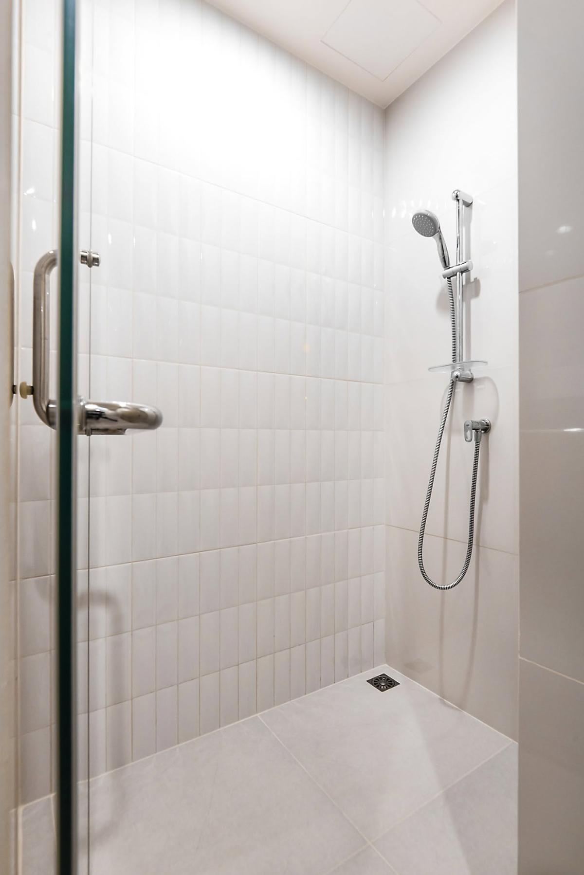 Life Asoke / 2 Bedrooms (SALE WITH TENANT), ไลฟ์ อโศก / 2 ห้องนอน (ขายพร้อมผู้เช่า) NES017