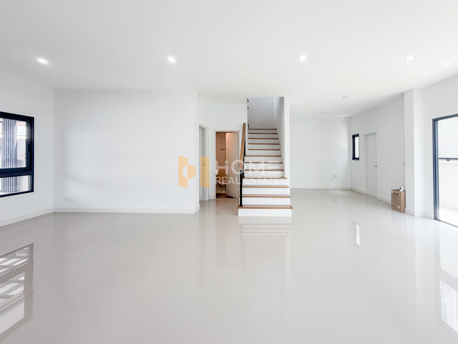 บ้านกลางเมือง ดิ อิดิชั่น ปิ่นเกล้า - บรมฯ 2 / 4 ห้องนอน (ขาย), Baanklangmueng The Edition Pinklao - Borom 2 / 4 Bedrooms (FOR SALE) BALL380