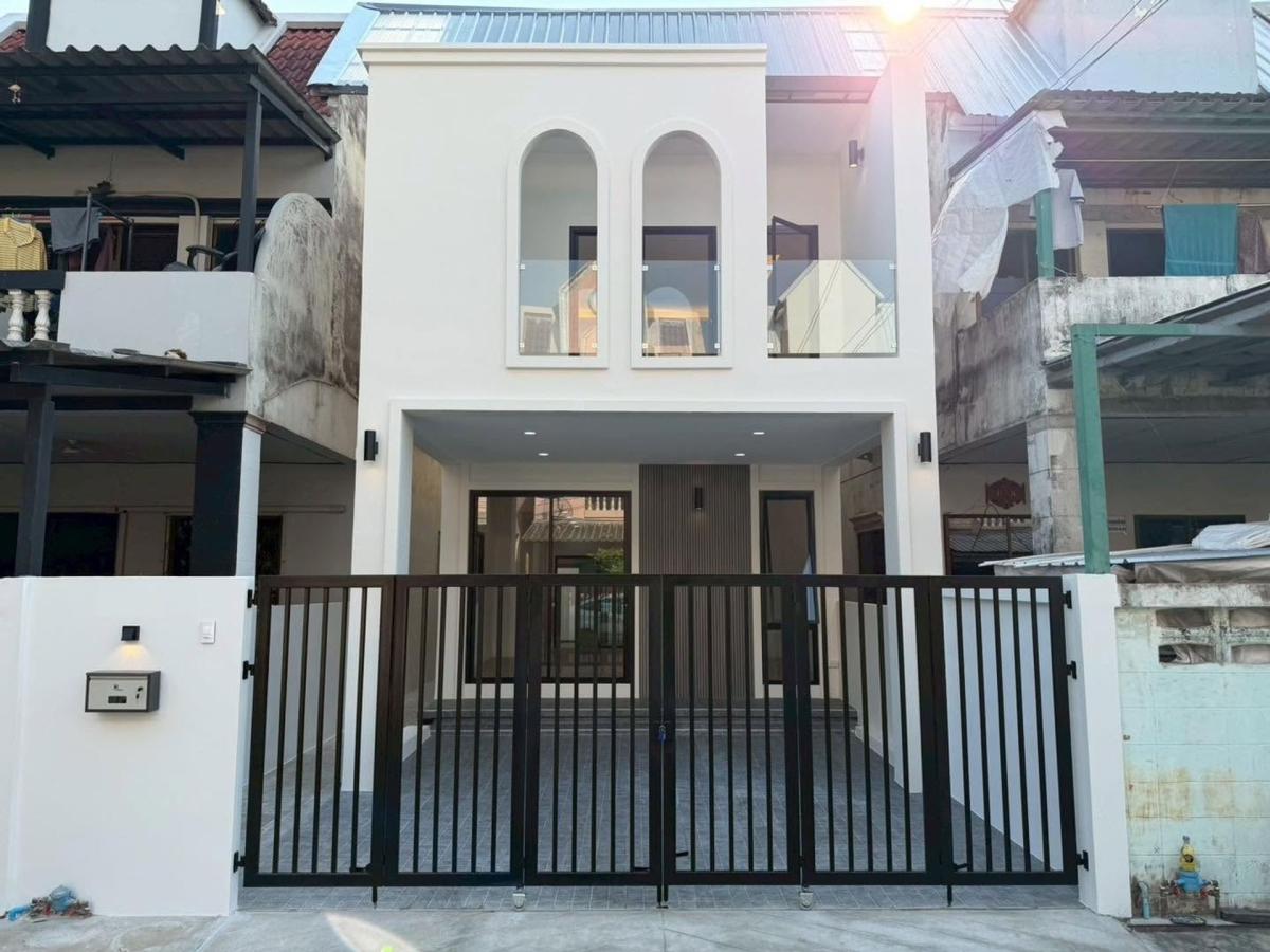 ทาวน์เฮ้าส์ เมืองเพชร วิลเลจ / 3 ห้องนอน (ขาย), Townhouse Muang Phet Village / 3 Bedrooms (FOR SALE) EARK004