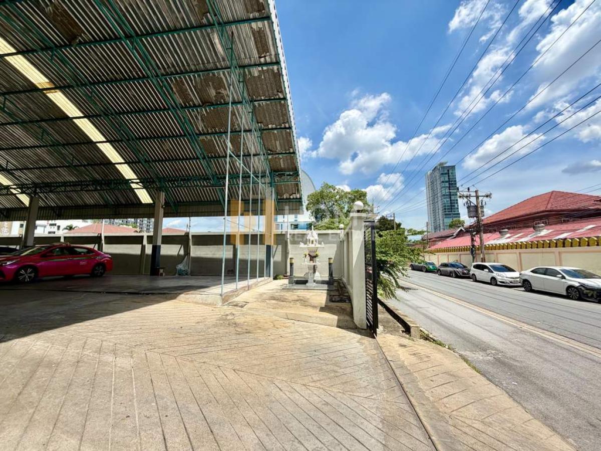 ที่ดิน ที่ดินพร้อมบ้าน จรัญสนิทวงศ์ 72 / 1 ไร่ 48 ตารางวา (ขาย), Land ที่ดินพร้อมบ้าน จรัญสนิทวงศ์ 72 / 48 Square Wa (FOR SALE) BNS166