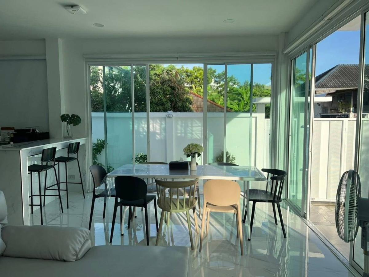 บ้านเดี่ยว บ้านเดี่ยว ซอย ลาดกระบัง 1 / 5 ห้องนอน (ให้เช่า), House บ้านเดี่ยว ซอย ลาดกระบัง 1 / 5 Bedrooms (FOR RENT) BZD225