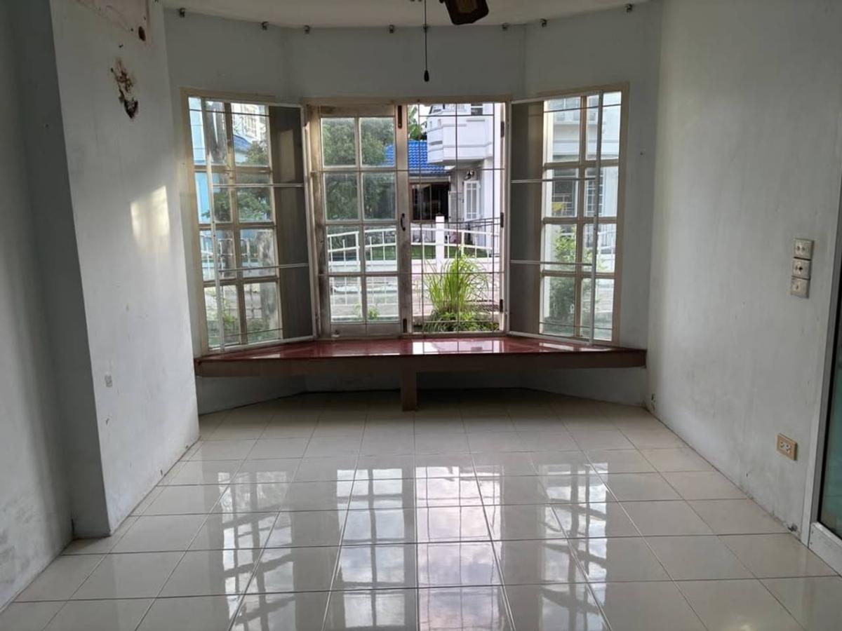 บ้านเดี่ยว หมู่บ้าน มณีรินทร์ รัตนาธิเบศร์ / 3 ห้องนอน (ขาย), House Maneerin Rattanathibet / 3 Bedrooms (FOR SALE) EARK029