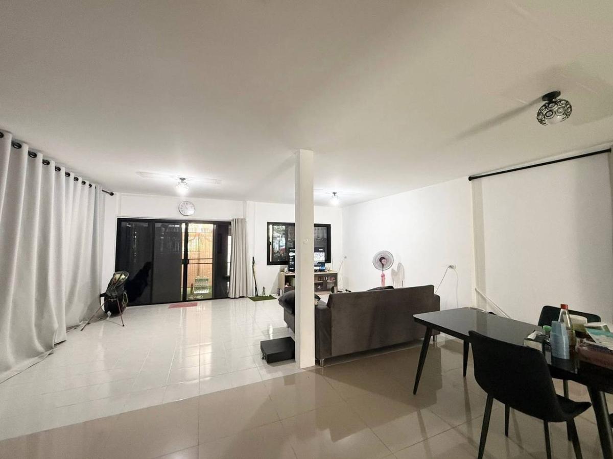 บ้านเดี่ยว บ้านเดี่ยว แถวโชคชัย 4 / 2 ห้องนอน (ให้เช่า), House บ้านเดี่ยว แถวโชคชัย 4 / 2 Bedrooms (FOR RENT) EARK031