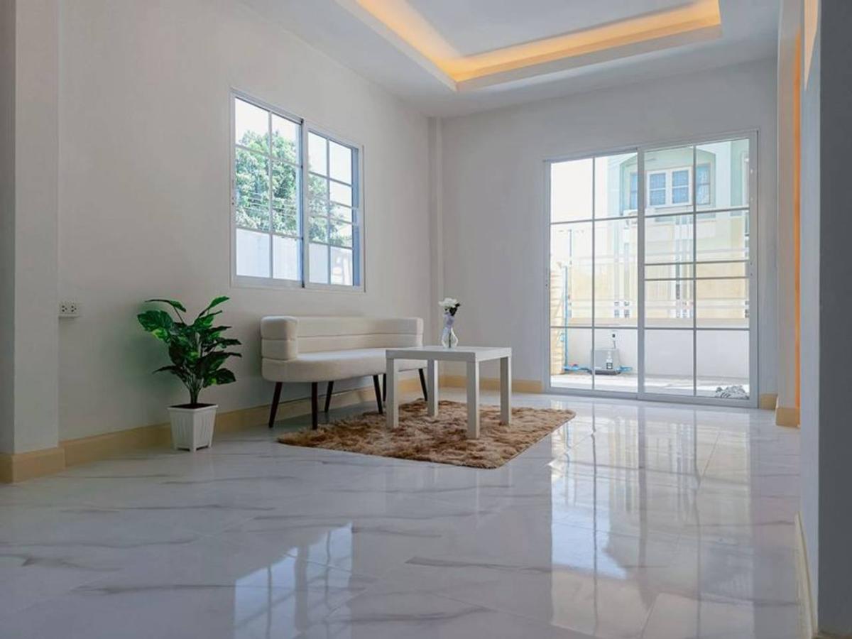 ทาวน์เฮ้าส์ หมู่บ้านบัวทองธานี พาร์ค / 5 ห้องนอน (ขาย), Townhouse หมู่บ้านบัวทองธานี พาร์ค / 5 Bedrooms (FOR SALE) EARK046