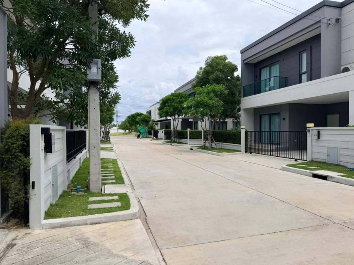 บ้านเดี่ยว เซนโทร ชัยพฤกษ์ - แจ้งวัฒนะ 3 / 3 ห้องนอน (ขาย), House Centro Chaiyaphruek-Chaengwattana 3 / 3 Bedrooms (FOR SALE) EARK047