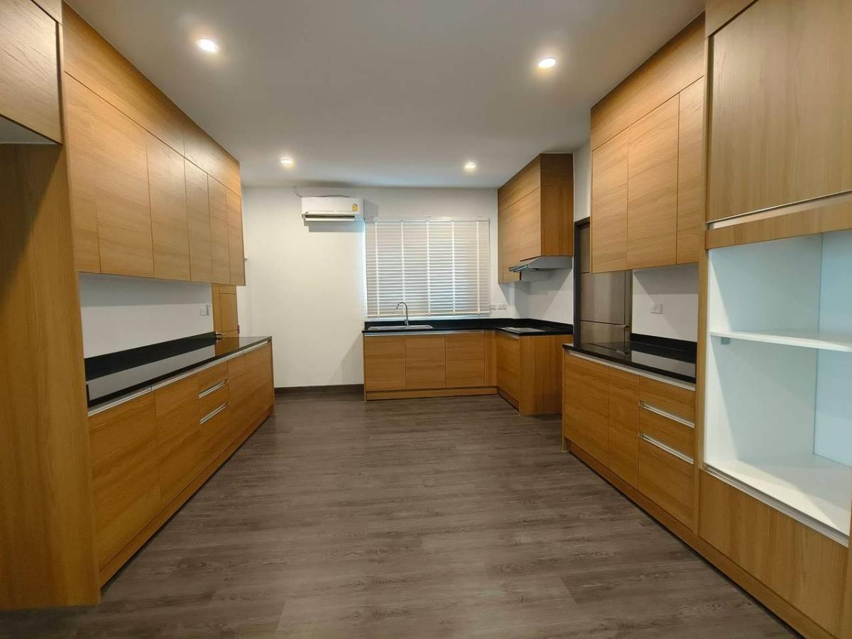 บ้านเดี่ยว บ้านเดี่ยว 3 ชั้น ซอยสุขุมวิท 65 / 4 ห้องนอน (ขาย), House บ้านเดี่ยว 3 ชั้น ซอยสุขุมวิท 65 / 4 Bedrooms (FOR SALE) GNG189