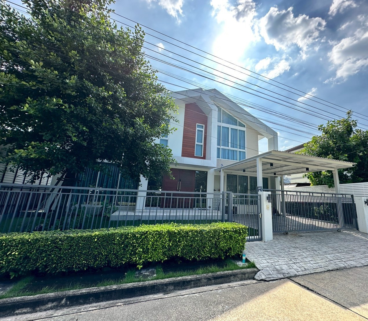 บ้านเดี่ยว มัณฑนา ปิ่นเกล้า พระราม 5 / 4 ห้องนอน (ขาย), House Manthana Pinklao Rama 5 / 4 Bedrooms (FOR SALE) EARK006