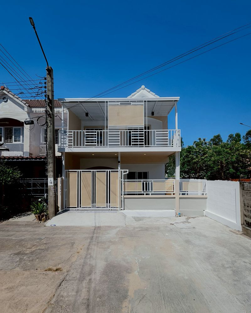 ทาวน์เฮ้าส์ หมู่บ้านบัวทองธานี พาร์ค / 5 ห้องนอน (ขาย), Buathong Thani Park Village / 5 Bedrooms (FOR SALE) EARK046