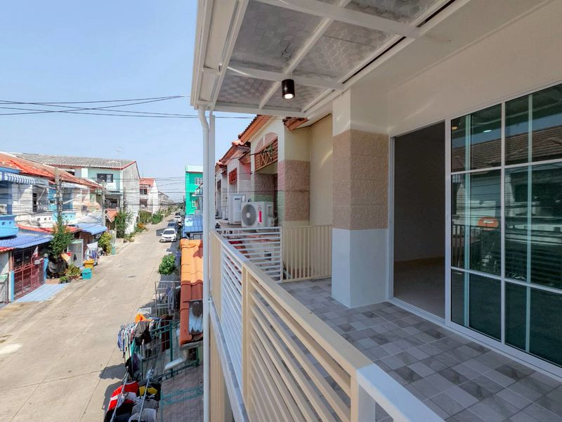 ทาวน์เฮ้าส์ หมู่บ้าน นันทิชา 1 / 3 ห้องนอน (ขาย), Townhouse Nunticha Village 1 / 3 Bedrooms (FOR SALE) EARK051
