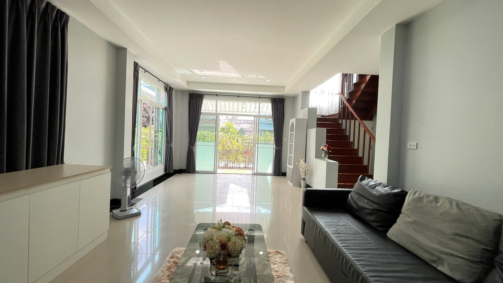บ้าน ลลิล เดอะยังเอ็กซ์คลูทีฟ อ่อนนุช-วงแหวน / 4 ห้องนอน (ขาย), Baan Lalin The Young Executive Onnut - Suwannabhumi / 4 Bedrooms (FOR SALE) POON273
