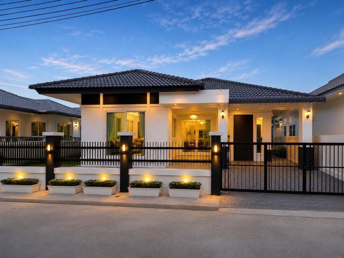หมู่บ้านรัตนากร 15 / 3 ห้องนอน (ขาย), Rattanakorn Village 15 / 3 Bedrooms (FOR SALE) BEWN231