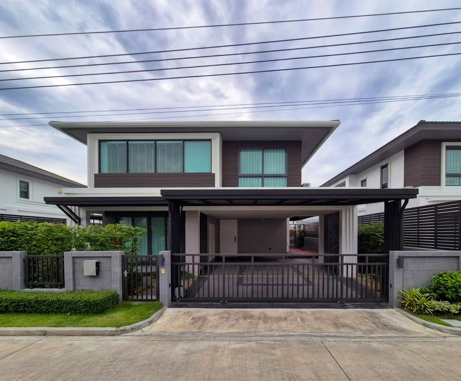 แกรนด์ บริทาเนีย ราชพฤกษ์ - พระราม 5 / 3 ห้องนอน (ขาย), Grand Britania Ratchaphruek - Rama 5 / 3 Bedrooms (FOR SALE) EARK052