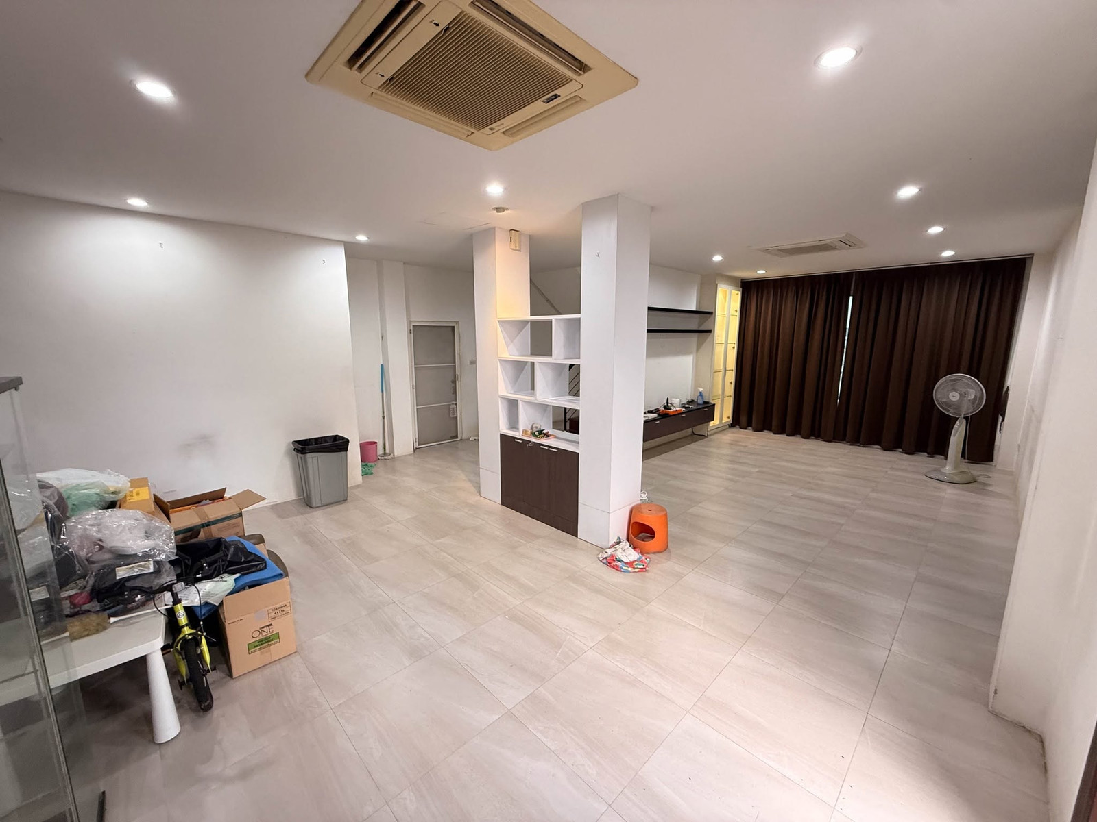 บ้านเดี่ยว 3 ชั้น พระราม 9 ซอย 62 / 4 ห้องนอน (เช่า), 3-story detached house Rama 9 Soi 62 (FOR RENT) BZD215