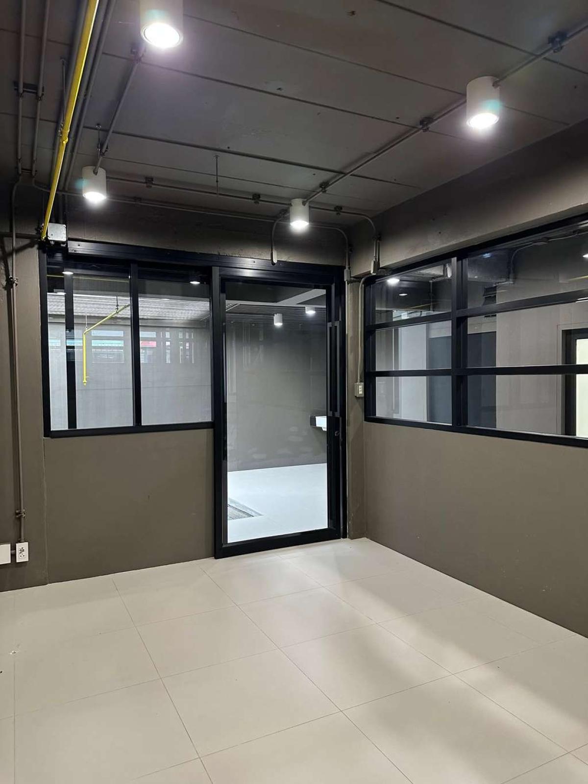 โฮมออฟฟิศ พระราม 9 ซอย 19 / 5 ห้องนอน (ขาย), Home office, Rama 9 Soi 19 / 5 Bedrooms (FOR SALE) BZD232