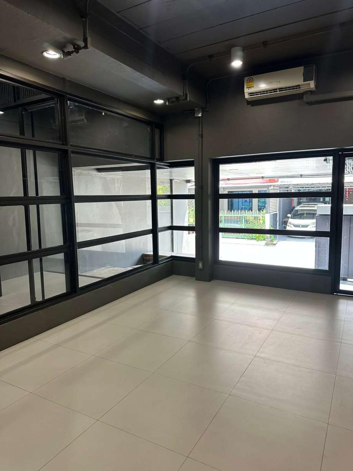 โฮมออฟฟิศ พระราม 9 ซอย 19 / 5 ห้องนอน (ให้เช่า), Home office, Rama 9 Soi 19 / 5 Bedrooms (FOR RENT) BZD232